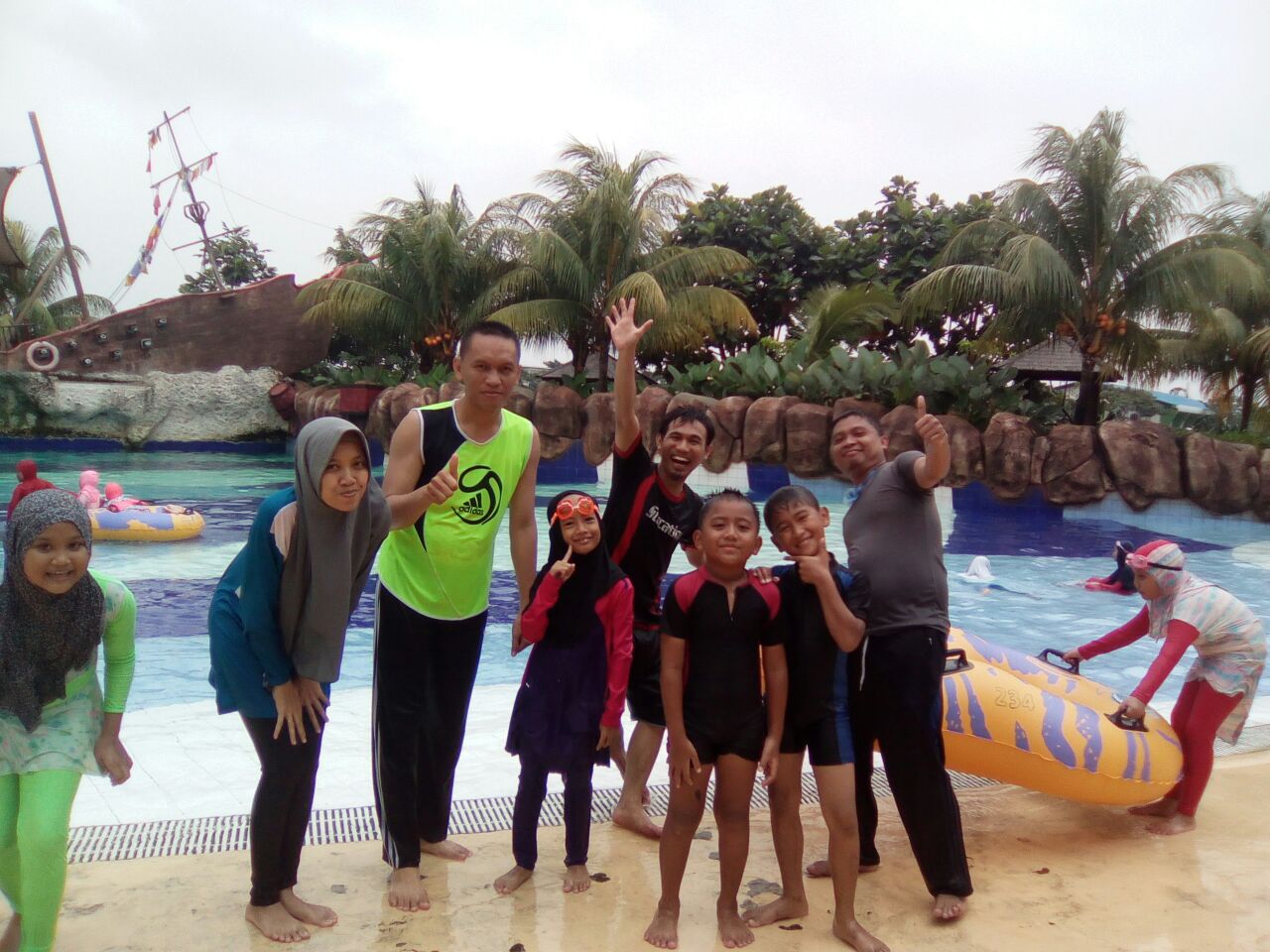 KEGIATAN RENANG ANAK ANAK  SDIT DAUROH 